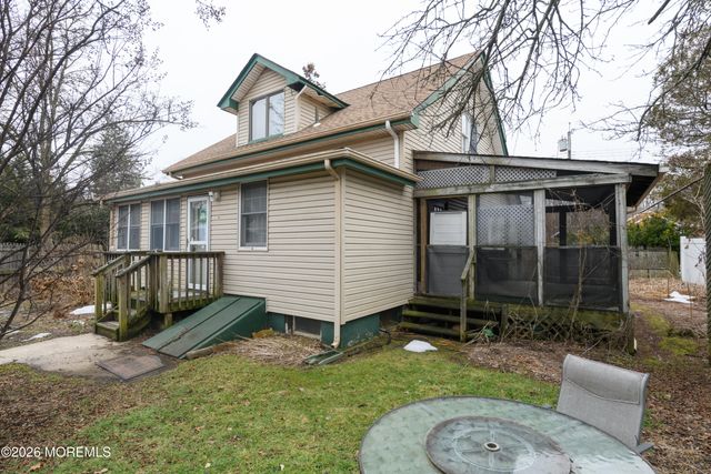 50 Memorial Parkway, Atlantic Highlands, NJ 07716