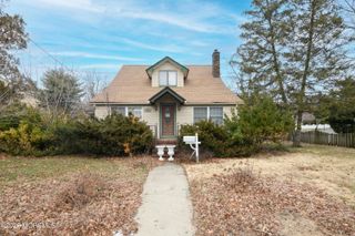 50 Memorial Parkway, Atlantic Highlands, NJ 07716