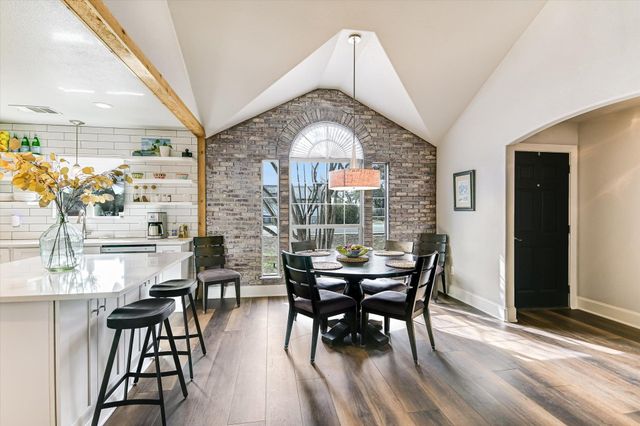 18516 Champions CIR, Point Venture, TX 78645