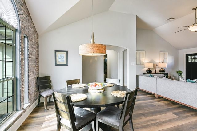 18516 Champions CIR, Point Venture, TX 78645