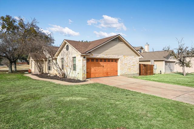 18516 Champions CIR, Point Venture, TX 78645