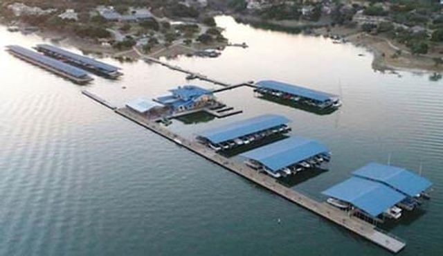 18516 Champions CIR, Point Venture, TX 78645