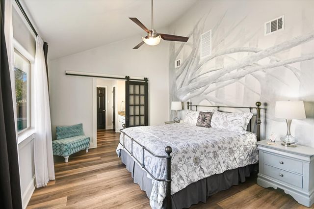 18516 Champions CIR, Point Venture, TX 78645