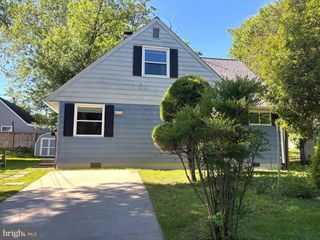 5702 DENFIELD RD, Rockville, MD 20851