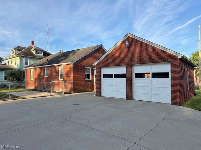 706 Broad Avenue NW, Canton, OH 44708