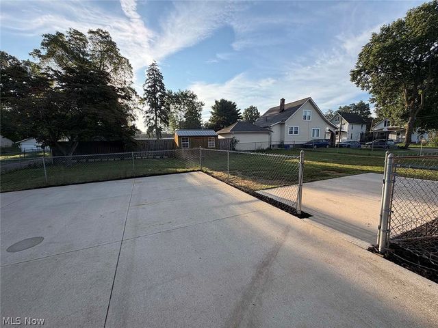 706 Broad Avenue NW, Canton, OH 44708