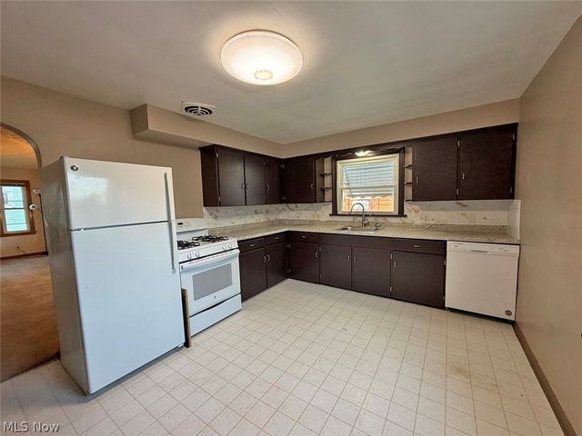 706 Broad Avenue NW, Canton, OH 44708