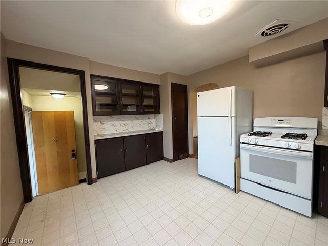 706 Broad Avenue NW, Canton, OH 44708