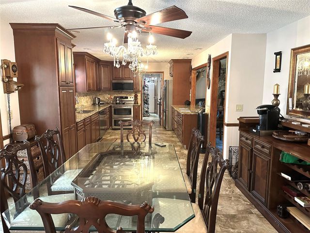 8834 WHISPERING OAKS TRAIL, New Port Richey, FL 34654