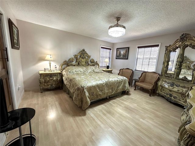 8834 WHISPERING OAKS TRAIL, New Port Richey, FL 34654