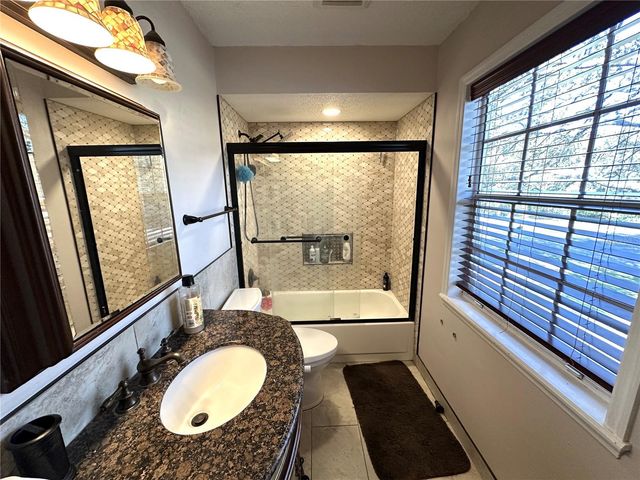 8834 WHISPERING OAKS TRAIL, New Port Richey, FL 34654