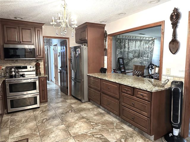 8834 WHISPERING OAKS TRAIL, New Port Richey, FL 34654