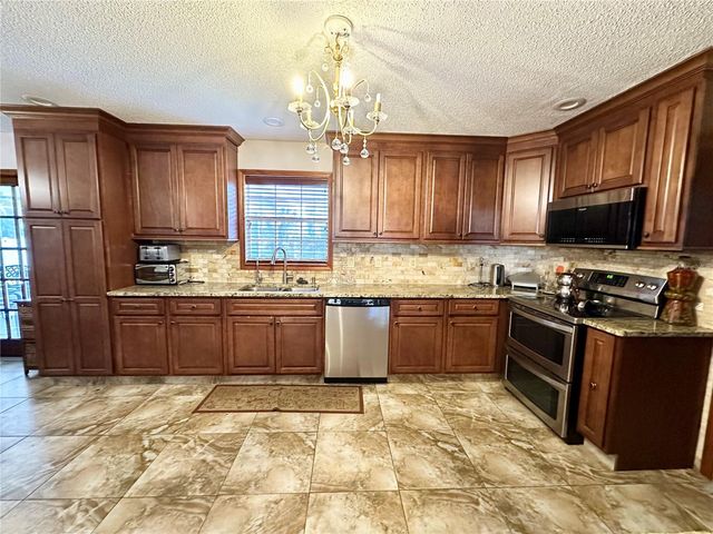 8834 WHISPERING OAKS TRAIL, New Port Richey, FL 34654