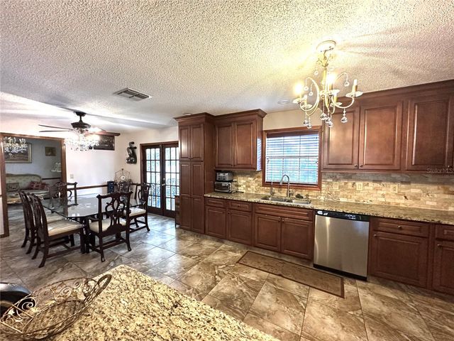 8834 WHISPERING OAKS TRAIL, New Port Richey, FL 34654