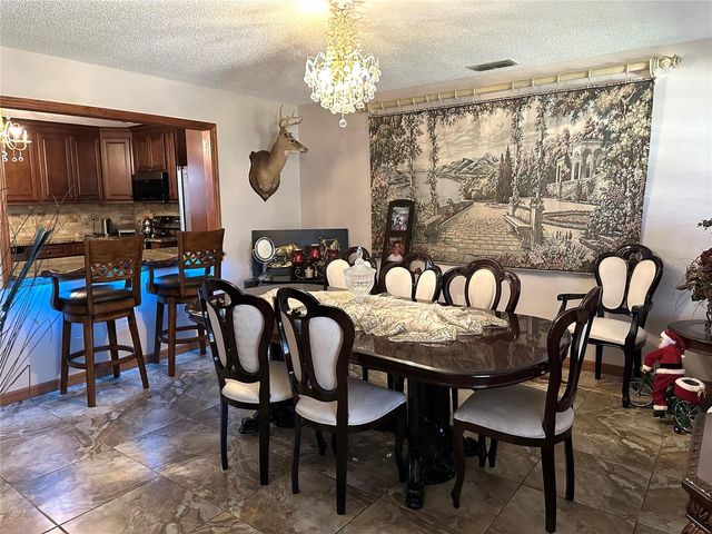8834 WHISPERING OAKS TRAIL, New Port Richey, FL 34654