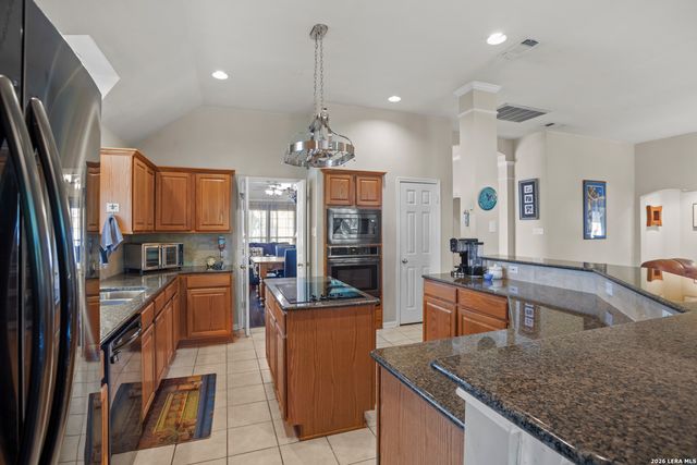 9 Grogans Mill, San Antonio, TX 78248