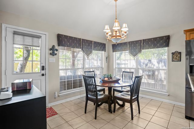 9 Grogans Mill, San Antonio, TX 78248