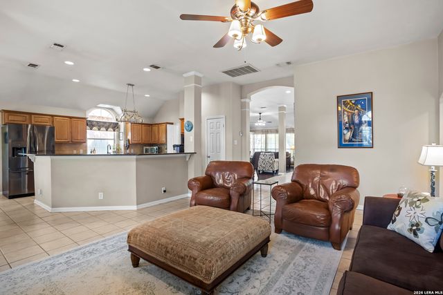 9 Grogans Mill, San Antonio, TX 78248