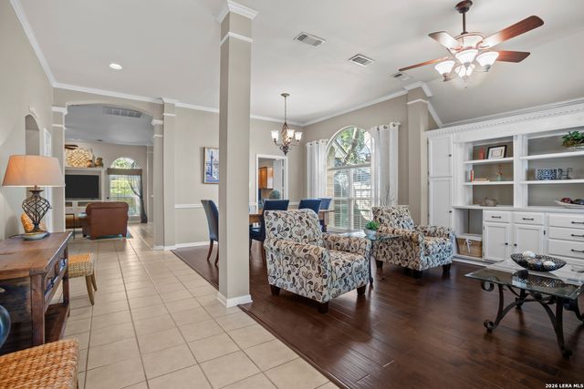 9 Grogans Mill, San Antonio, TX 78248