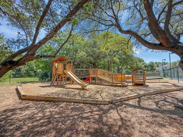 9 Grogans Mill, San Antonio, TX 78248