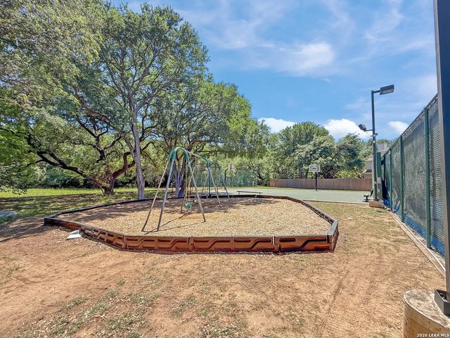 9 Grogans Mill, San Antonio, TX 78248