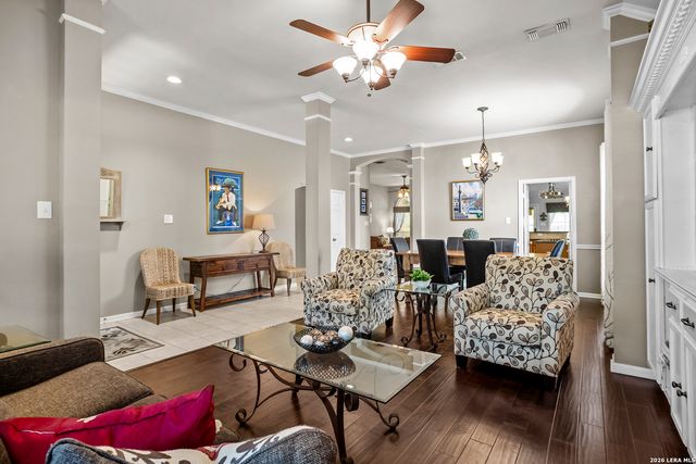 9 Grogans Mill, San Antonio, TX 78248