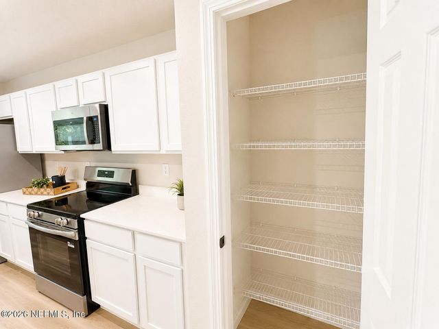 6278 RESTLAWN Drive, Jacksonville, FL 32208