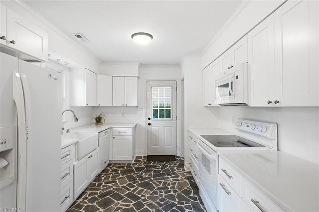 2712 London Lane, Winston-salem, NC 27103