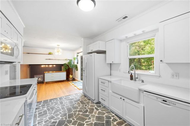 2712 London Lane, Winston-salem, NC 27103