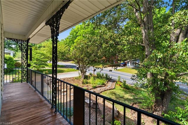 2712 London Lane, Winston-salem, NC 27103