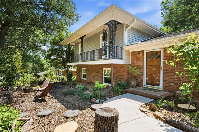2712 London Lane, Winston-salem, NC 27103