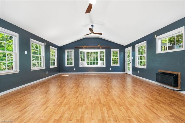 2712 London Lane, Winston-salem, NC 27103