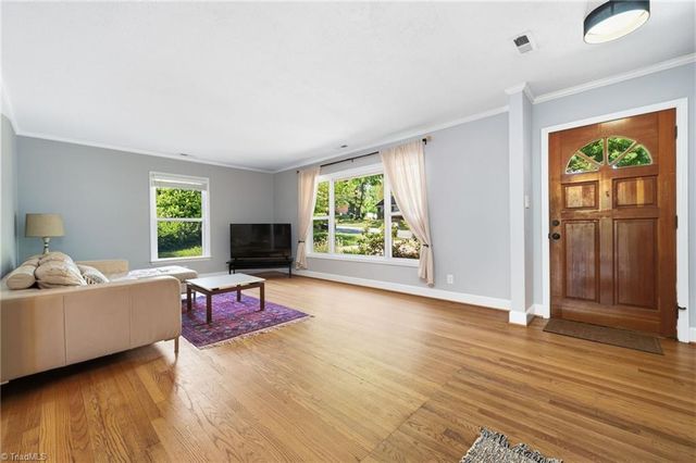 2712 London Lane, Winston-salem, NC 27103
