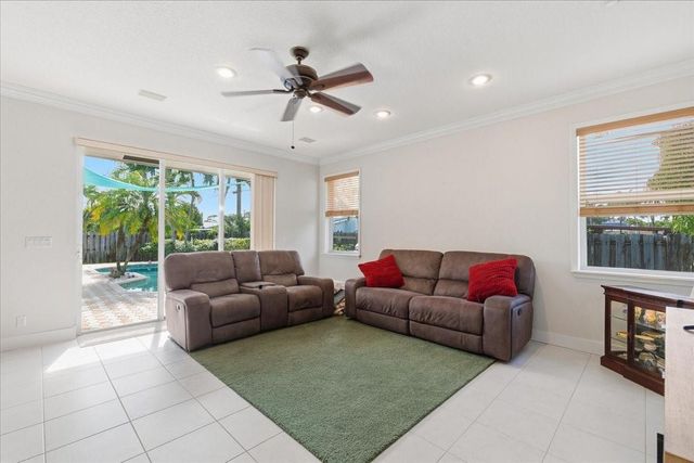517 SE 7th Avenue, Deerfield Beach, FL 33441