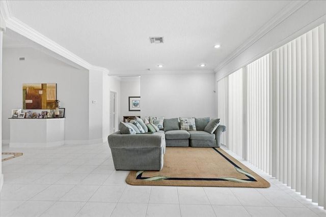 517 SE 7th Avenue, Deerfield Beach, FL 33441