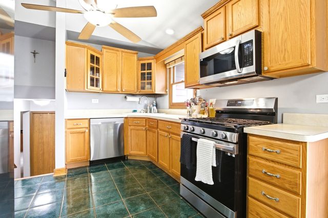 149 Beaver Creek Drive, Bolingbrook, IL 60490