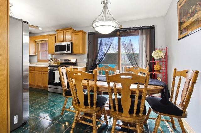 149 Beaver Creek Drive, Bolingbrook, IL 60490