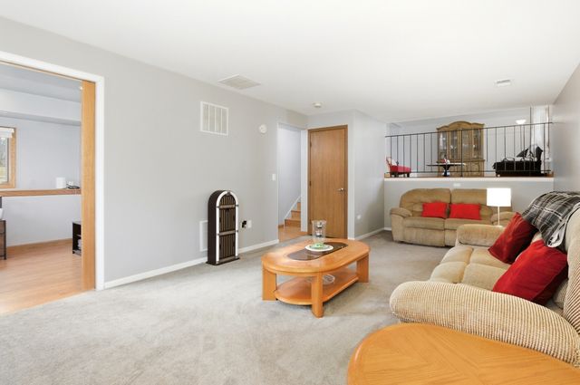 149 Beaver Creek Drive, Bolingbrook, IL 60490