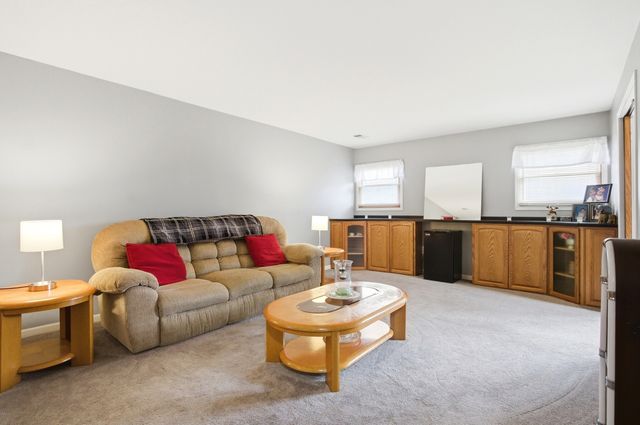 149 Beaver Creek Drive, Bolingbrook, IL 60490