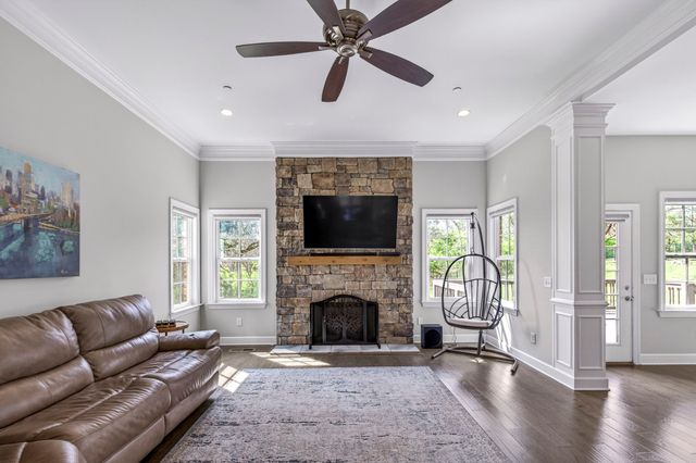 1885 Barnstaple Ln, Brentwood, TN 37027