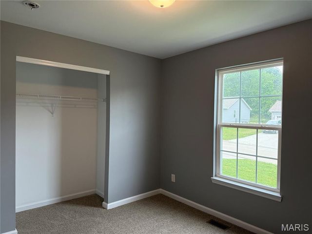 128 Linder Lane, Winfield, MO 63389