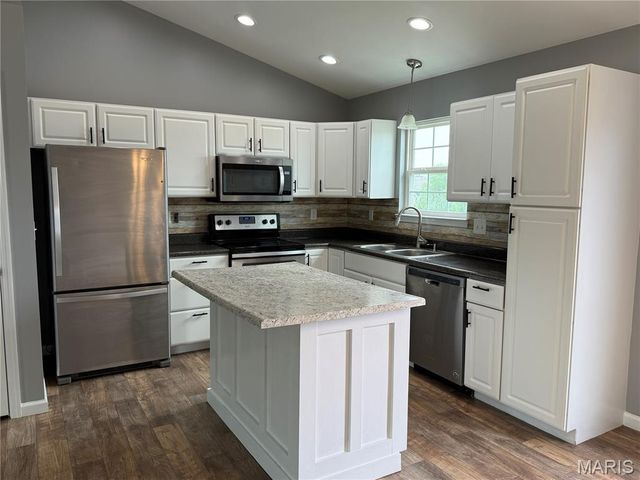 128 Linder Lane, Winfield, MO 63389