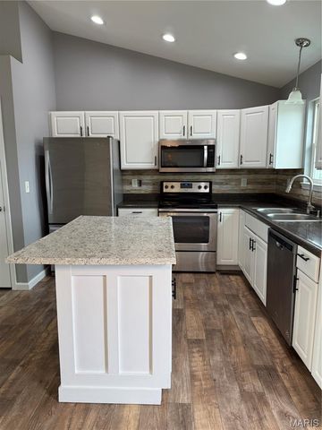 128 Linder Lane, Winfield, MO 63389