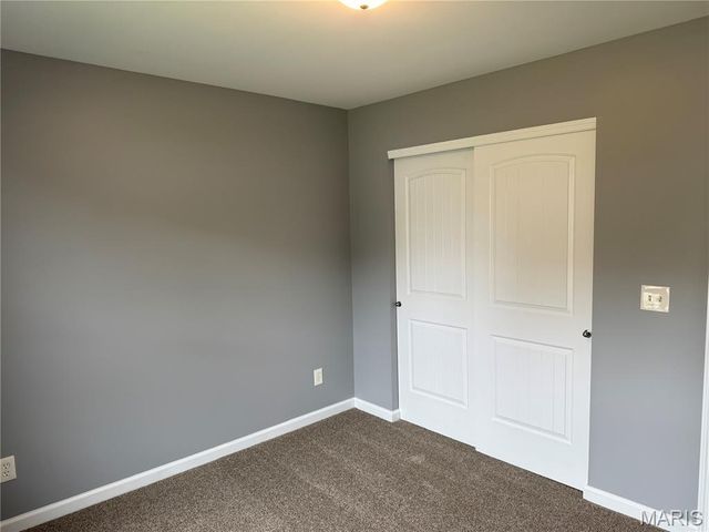 128 Linder Lane, Winfield, MO 63389