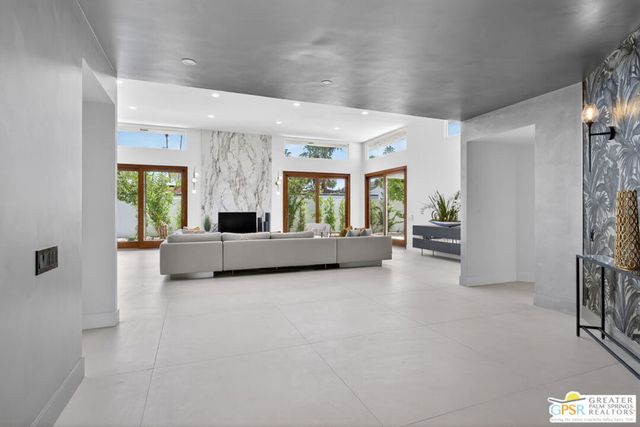 2078 S Chico Drive, Palm Springs, CA 92264