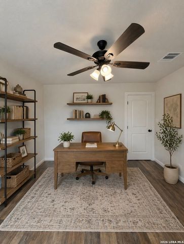 8007 Chisos Oak Dr, San Antonio, TX 78223