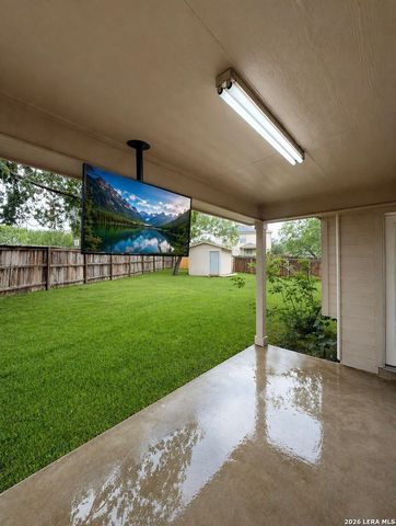 8007 Chisos Oak Dr, San Antonio, TX 78223