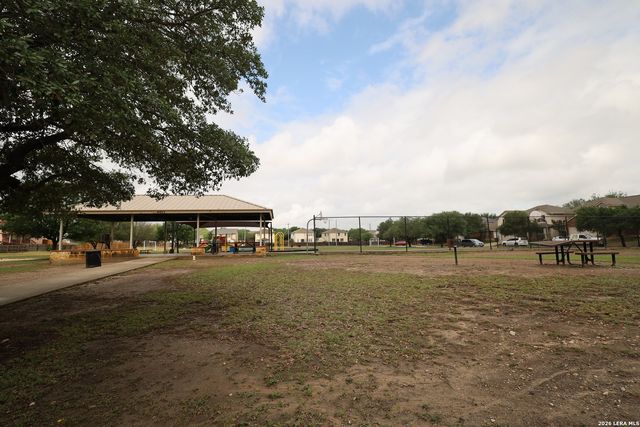 8007 Chisos Oak Dr, San Antonio, TX 78223