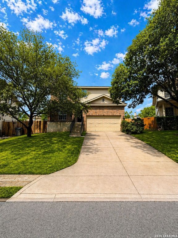 8007 Chisos Oak Dr, San Antonio, TX 78223