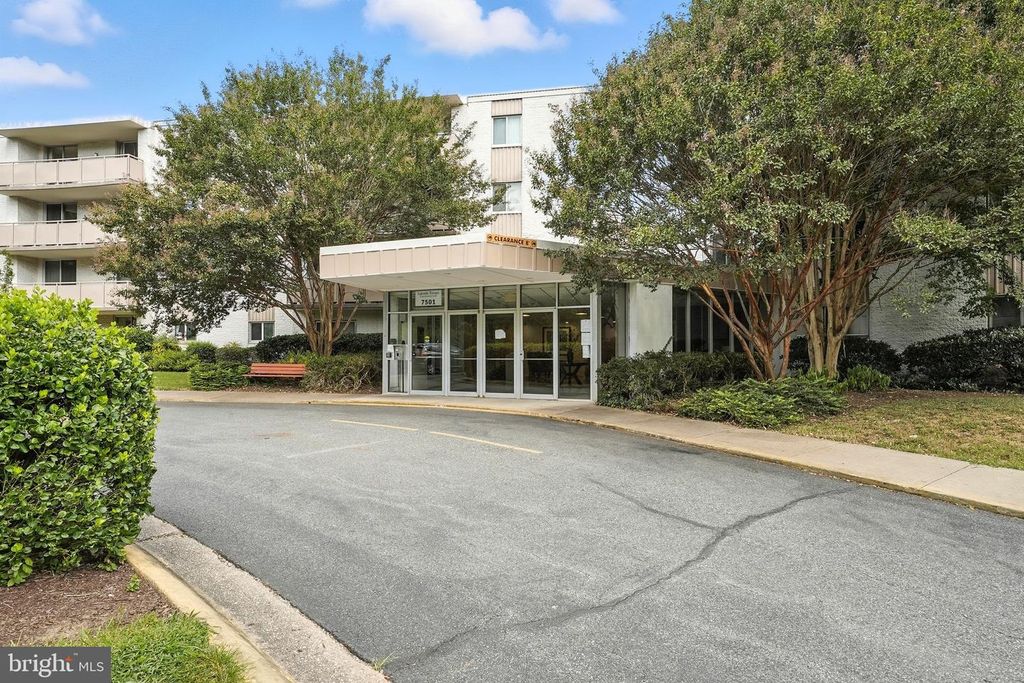 7501 DEMOCRACY BLVD #B422, Bethesda, MD 20817